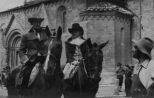 Scena del film "Il Conte di Brechard" - Regia Mario Bonnard - 1938 - Gli attori Amedeo Nazzari e Armando Migliari a cavallo