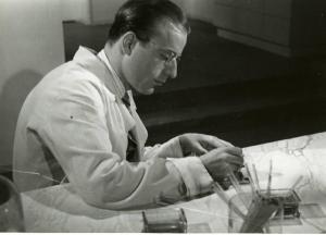 Scena del film "Diagnosi" - Regia Ferruccio Cerio, 1942 - Franco Scandurra in "Anime erranti" (Diagnosi).