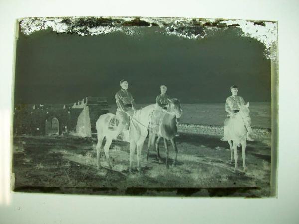 Ritratto di gruppo - Militari a cavallo - Tre componenti dei Savari Libici