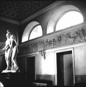 Villa Carlotta / Fregio del salone centrale / Altorilievo in marmo raffigurante il Trionfo di Alessandro Magno