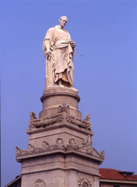 Monumento ad Alessandro Volta