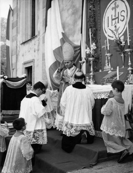 Raduno per il decimo anniversario della fondazione "Associazione delle Comunità Montane della Provincia di Como" / Monsignor Cereda celebra la messa