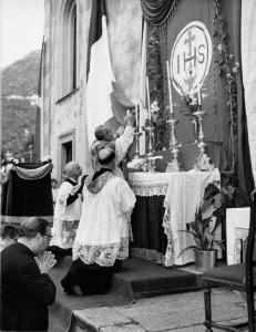 Raduno per il decimo anniversario della fondazione "Associazione delle Comunità Montane della Provincia di Como" / Monsignor Cereda celebra la messa