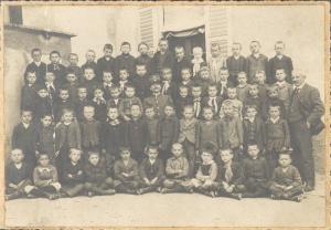 Foto di classi di un gruppo di bambini