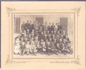 Fotografia di gruppo di una classe dell'Oratorio S. Filippo Neri a Monza