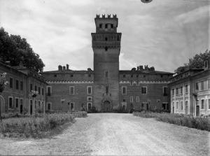 Chignolo Po - Veduta del fronte nord del Castello Cusani Visconti (proprietà Procaccini)