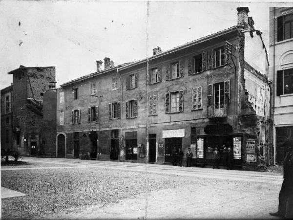 Pavia - piazza della Posta (già XXVIII Ottobre) - lato sud - esterno