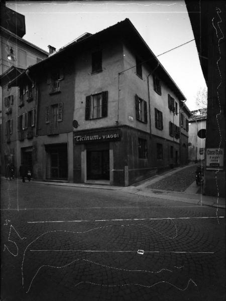 Pavia - Corso Cavour, Vicolo San Gregorio - palazzo - negozio - Ticinum Viaggi - esterno