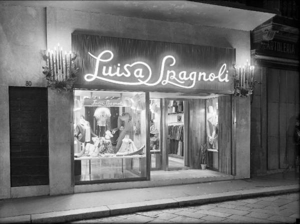 Pavia - Corso Strada Nuova 80 - negozio - "Luisa Spagnoli" - vetrine