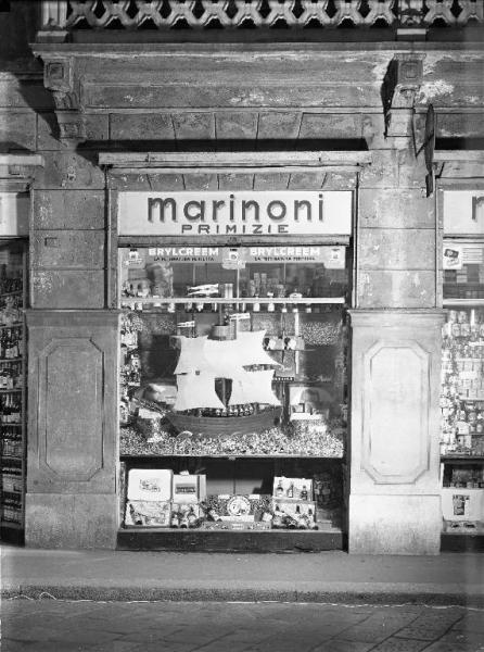Pavia - Corso - negozio - Marinoni primizie - vetrina