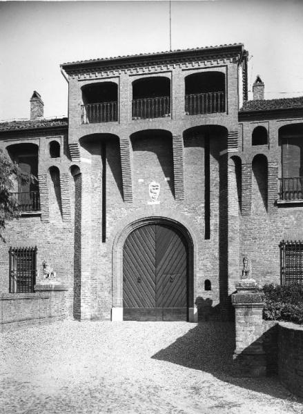 Frascarolo (Pv) - castello - esterno - facciata - ingresso principale