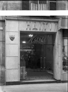 Pavia - Corso Cavour - Bar Haiti - facciata