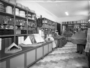 Pavia - Ditta Sarchi - negozio di tessuti, forniture militari - interno