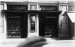 Pavia - Corso Strada Nuova 51 - negozio - Gioielleria Eugenio Fassina - vetrina