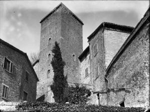 Zavattarello (Pv), frazione Pometo sul Colle - Castello - Esterni