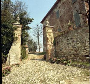 Montecalvo Versiggia (Pv) - Castello - ingresso