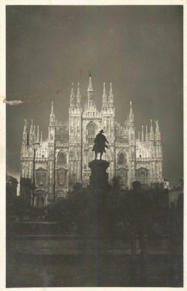 Milano - Duomo e Monumento a Vittorio Emanuele II