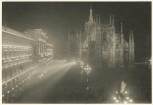 Milano - Piazza del Duomo - Galleria Vittorio Emanuele II / Milano - Piazza del Duomo - Galleria Vittorio Emanuele II - Illuminazione notturna