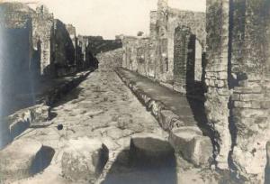 Sito archeologico - Pompei - Via dell'Abbondanza