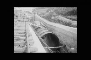 Società Elettrica Cisalpina - Cividate Camuno - Centrale idroelettrica - Cantiere - Posa di una condotta forzata