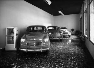 Breno - Garage Slauzi - Interno - Esposizione di automobili