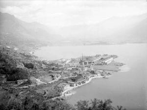 Lovere - Lago d'Iseo - Veduta con le ferriere Franchi-Gregorini e lo stabilimento Ilva