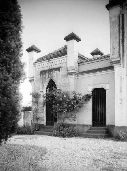 Palazzolo sull'Oglio - Località San Pancrazio - Proprietà Vezzoli - Cimitero - Ingresso laterale