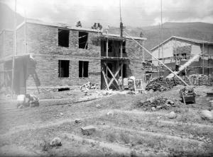 Valle Camonica - Cantiere edile - Impresa Poiatti - Operai al lavoro