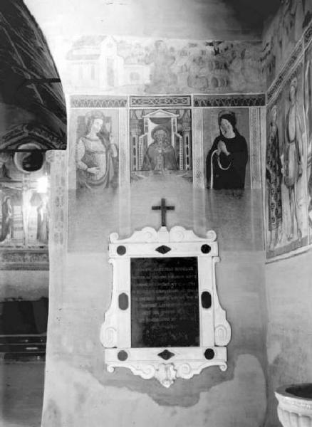 Berzo Inferiore - Chiesa di S. Lorenzo - Interno con affreschi e lapide del vicario Foraneo Donato Mazzoli di Giovan Pietro da Cemmo