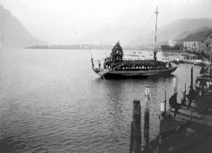 Lovere - Lago d'Iseo - Festeggiamenti per la Beata Bartolomea Capitanio - Imbarcazione addobbata