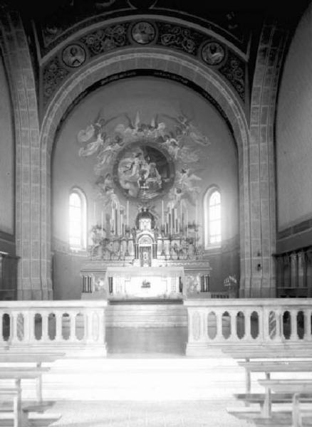 Cogno - Chiesa parrocchiale dell'Annunciazione - Abside con altare