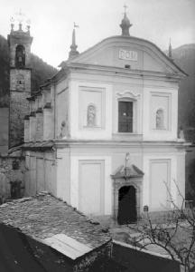 Azzone - Chiesa parrocchiale dei SS. Filippo e Giacomo apostoli - Facciata e campanile