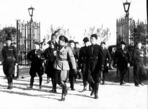 Fascismo - cerimonie - Visita del Duce con gerarchi fascisti