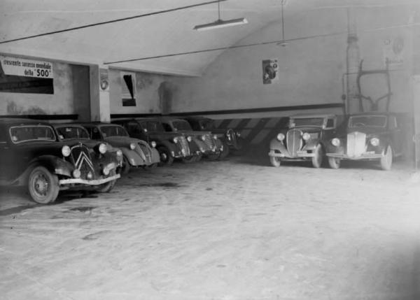 Bienno - Garage Slanzi - Autorimessa - Interno con automobili parcheggiate