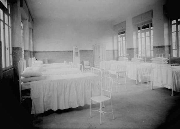 Lovere - Ospedale - Interno - Stanza con letti