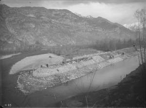 Società Elettrica Cisalpina - Valle Camonica - Cantiere sull'ansa di un corso d'acqua