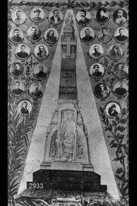 Caduti e reduci di S.Omobono della Grande Guerra. Cartone con disegno centrale e medaglioni fotografici  al centro: "OMAGGIO AI CADUTI DI S.OMOBONO / 8 DIC MCMXXII"