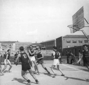 Cremona - Campo sportivo Roberto Farinacci - Gli Agonali - Partita di pallacanestro