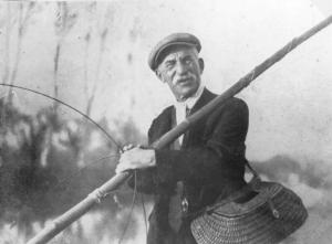 Gadesco - Pieve Delmona- Ritratto di pescatore con rete a bilancino