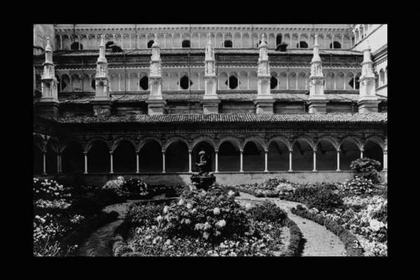 Certosa di Pavia. Chiostro.