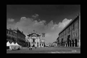 Mantova. Piazza Sordello. Duomo e Palazzo Reale.