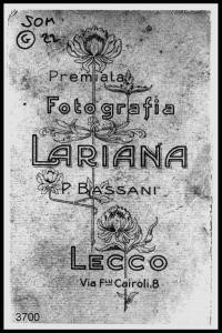 Riproduzione del marchio commerciale dello studio "Fotografia Lariana" di Bassani.