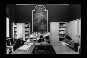 Biblioteca cinese, via Giusti, Milano. Immigrazione cinese.