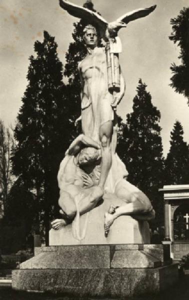 Scultura - Monumento sepolcrale - Monumento ai Caduti Fascisti - Armando Violi - Milano - Cimitero Monumentale