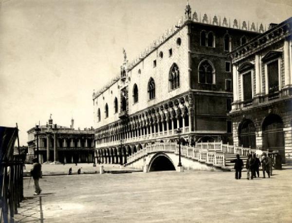 Venezia - Palazzo Ducale e Ponte della paglia