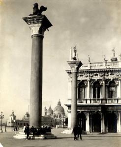 Venezia - Piazzetta San Marco - Colonna di S. Marco