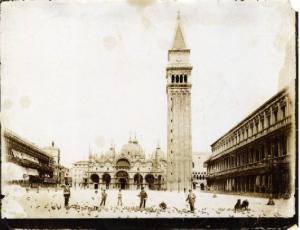 Venezia - Piazza San Marco - Basilica e Campanile - Ritratto di gruppo