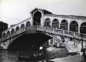 Venezia - Canal Grande - Ponte di Rialto - Gondola