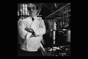 Ritratto del cuoco Gualtiero Marchesi.
