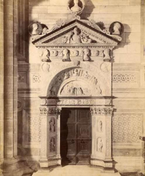 Porta a rilievo - Giovanni Antonio Amodeo - Pavia - Certosa - Stanza del Lavabo